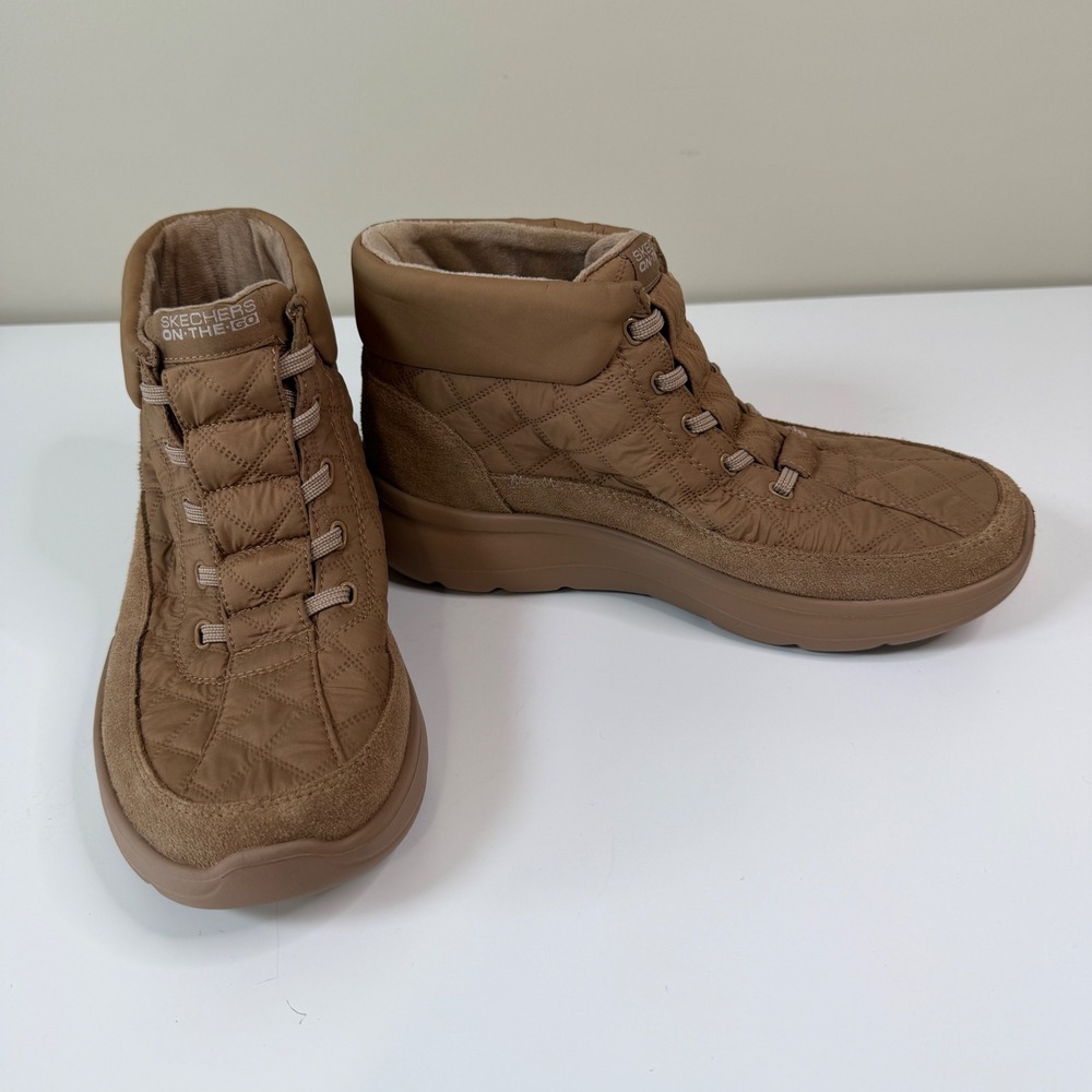 Skechers On The Go Boot 7.5 Slip-Ins Quilted Faux Fur Ultra Go Cozy Lightweight